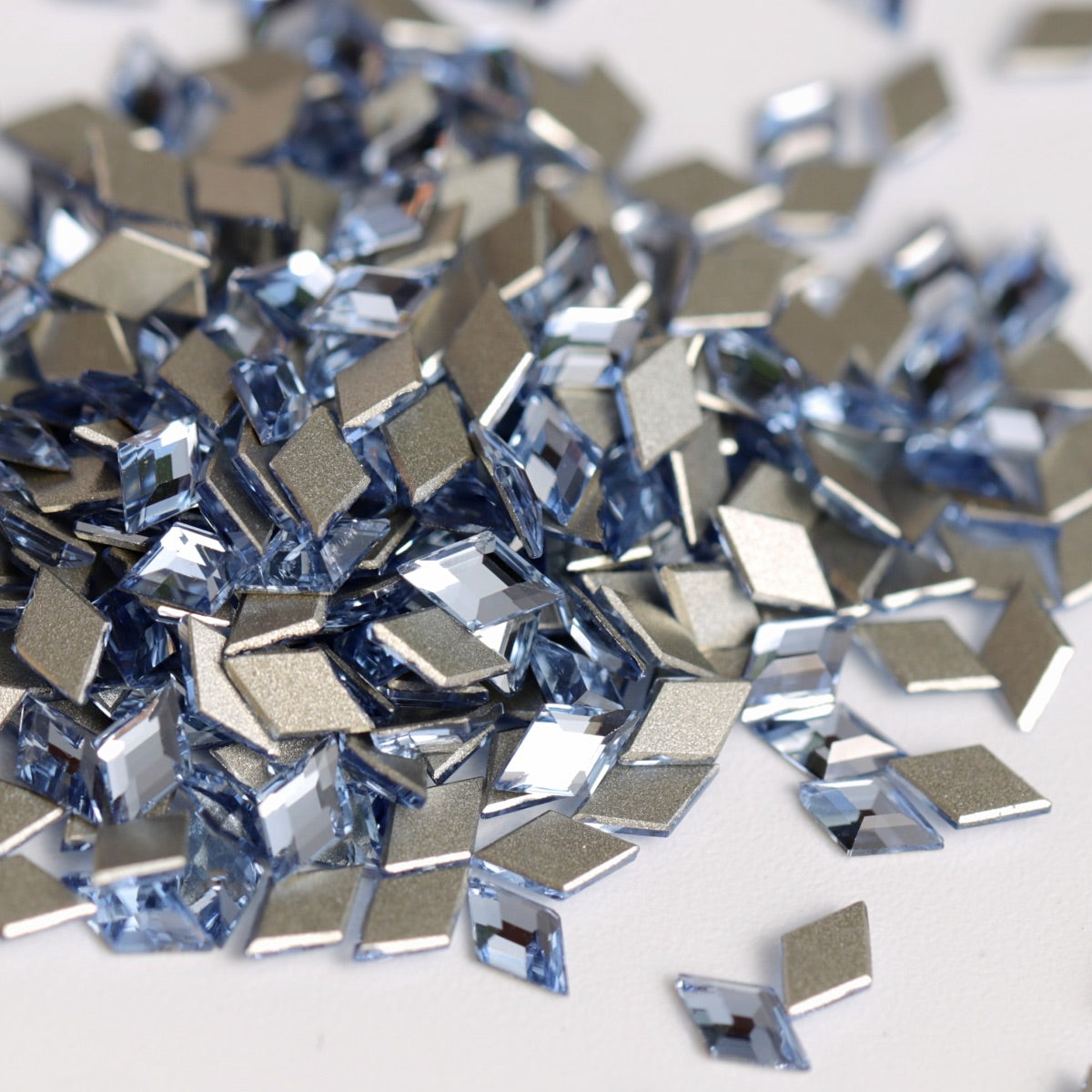 K9 Crystal Flatback Rhombus – Light Sapphire