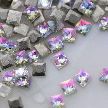 Paradise Shine square zircon decorations with multicolour iridescent reflections, suitable for geometric patterns, fine borders and sparkling nail-art accents.