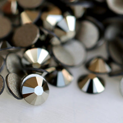 Swarovski Flatback Crystal Rhinestone Metallic Light Gold